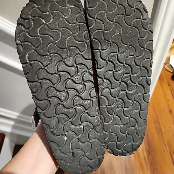 Birkenstock women's Gizeh thong birko-flor silver sandals in size 39 - Picture 8 of 8